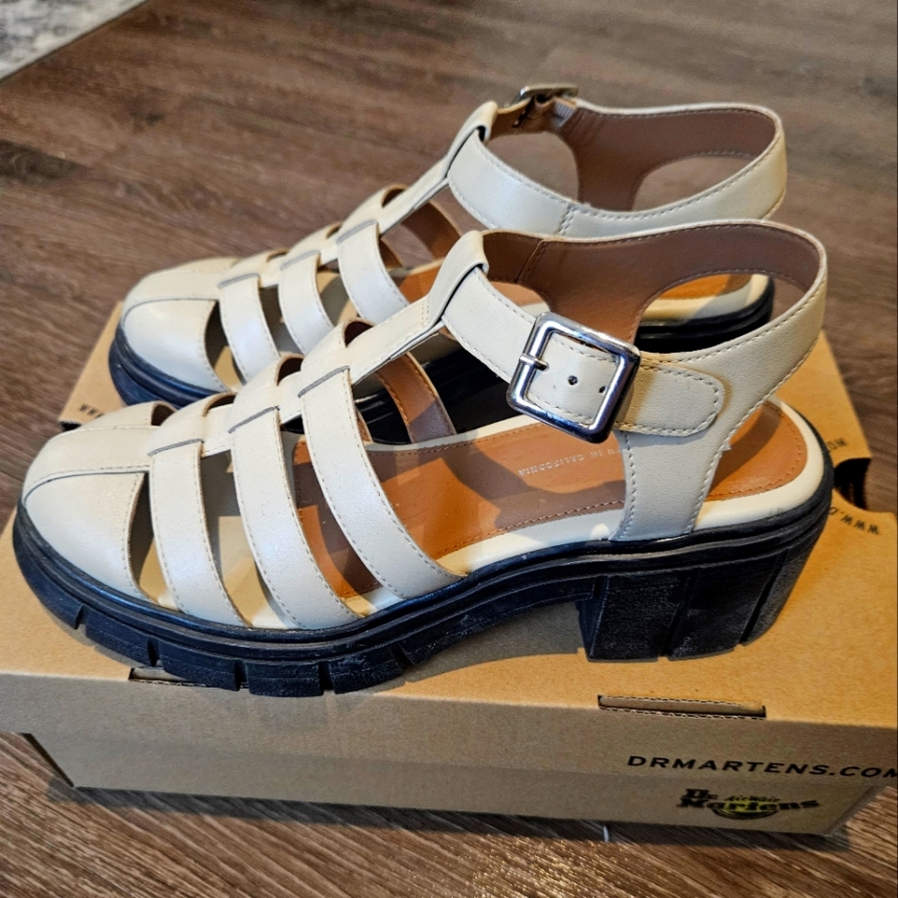 NWOT BC Footwear Sandals